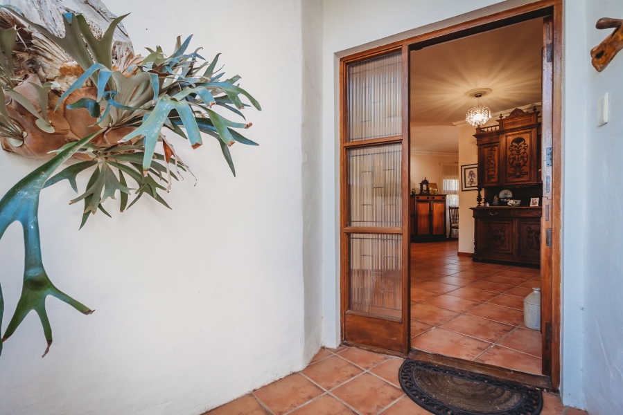 4 Bedroom Property for Sale in Glen Barrie Western Cape
